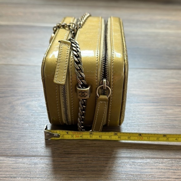 CHANEL Mini Coco Boy Camera Bag Patent Antique Gold Color Limited edition - Picture 9 of 10